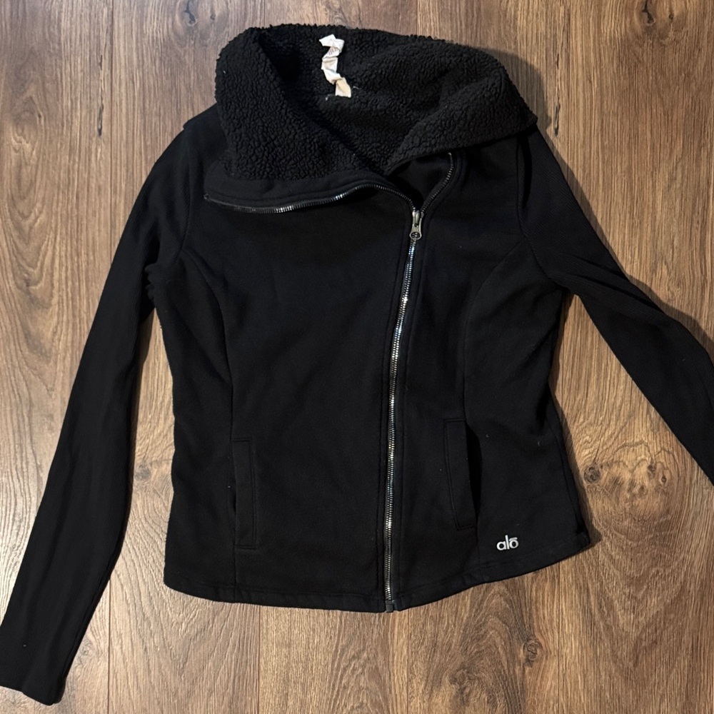 ALO Yoga Women's asymmetric Black zip up S